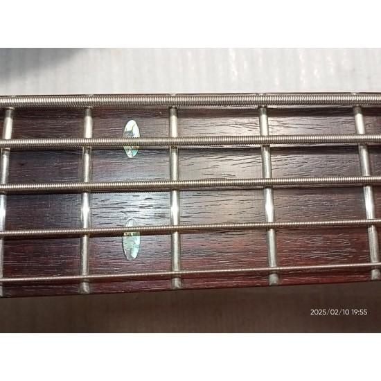 Guitar fretboard  treatment with linseed oil