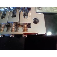 Ģitāras remonts, tremolo maiņa