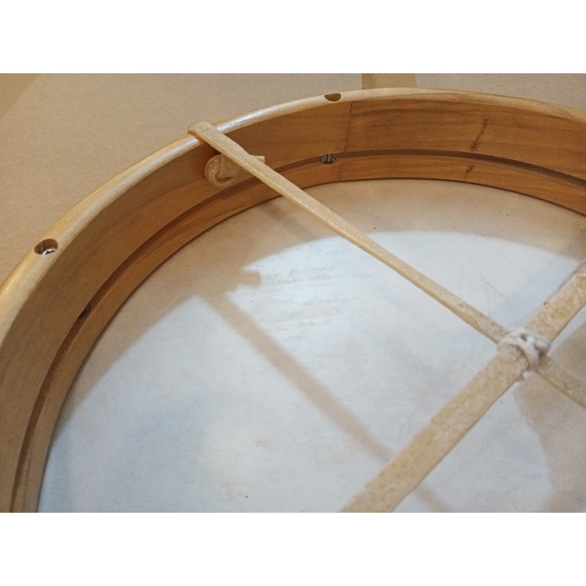 Šamaņa rokas bungas SB-22 diametrs 55 cm ar ādas membrānu tamburīns