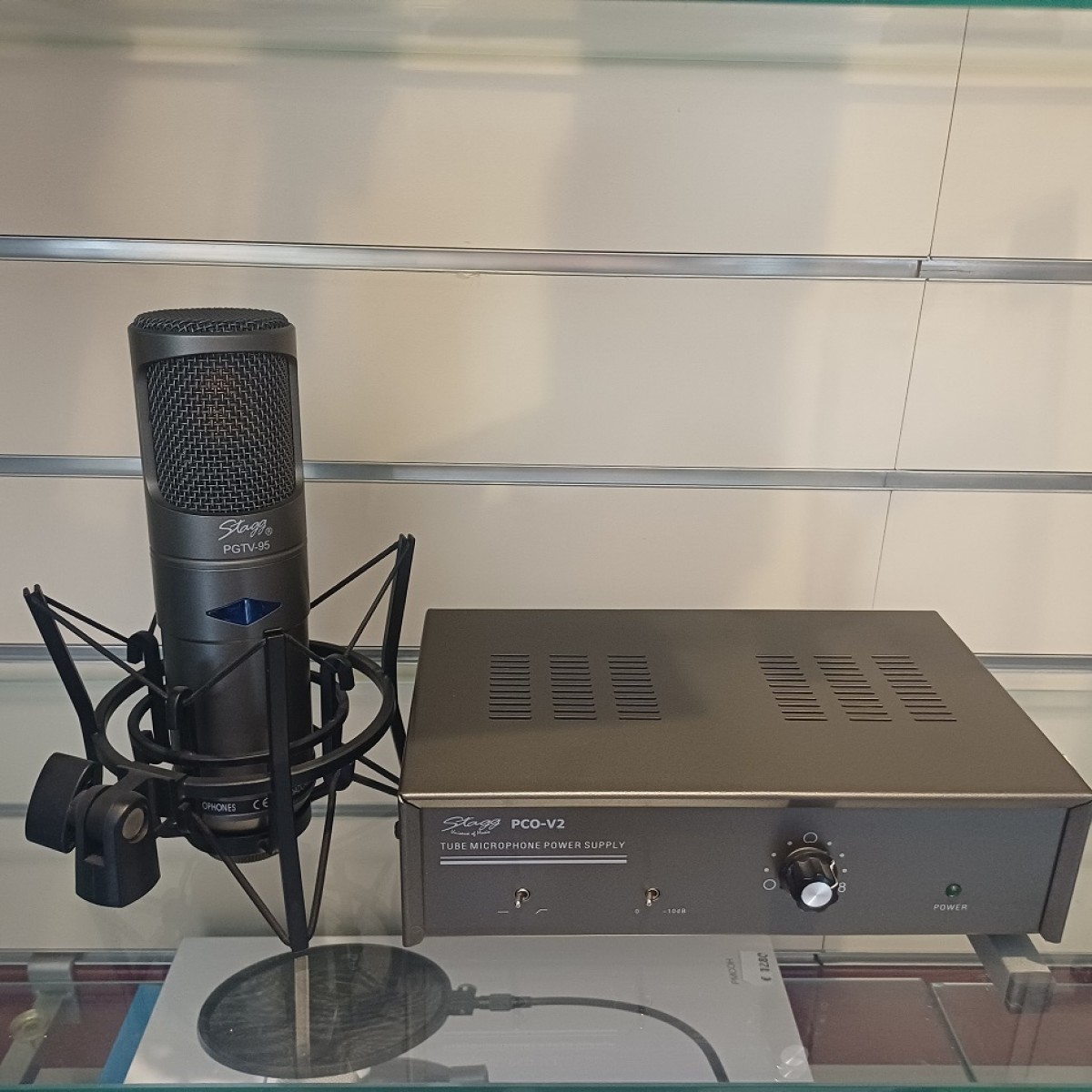 Profesionāls lampu studijas mikrofons PGTV-95 SET Stagg